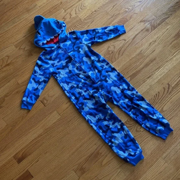 Bundle of 12 Items! Boys size 4 - Picture 9 of 10